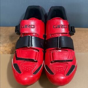 GIRO Apeckx II men’s size 9.5 athletic cycling shoe pre loved road use sporty